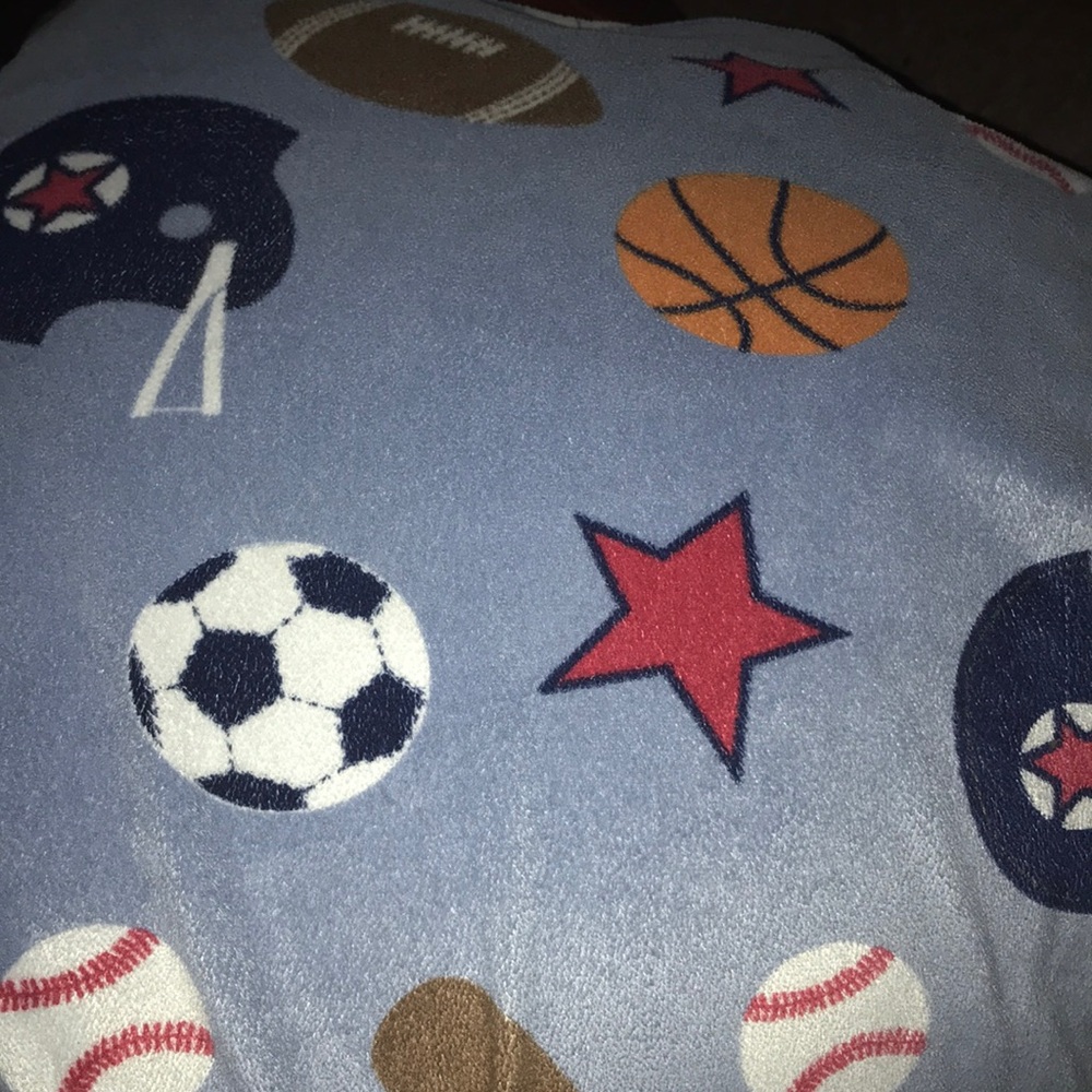 Nice blanket for cheap!no stains no damages